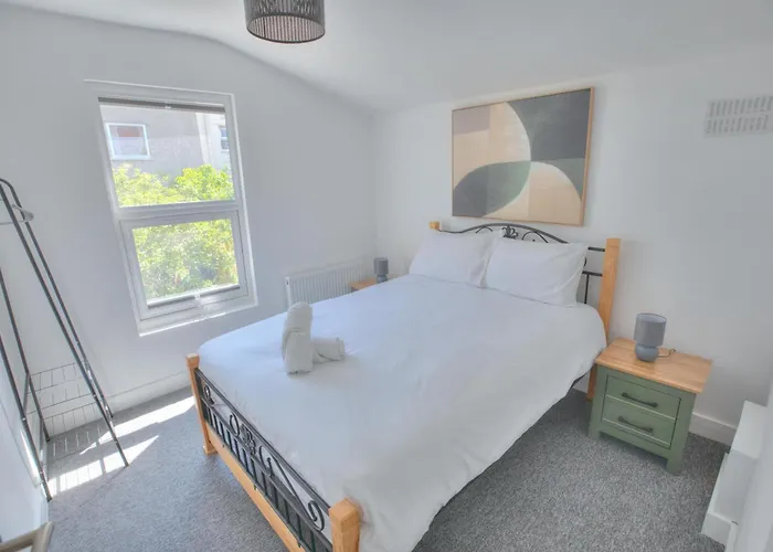 The Pearly White House Apartman