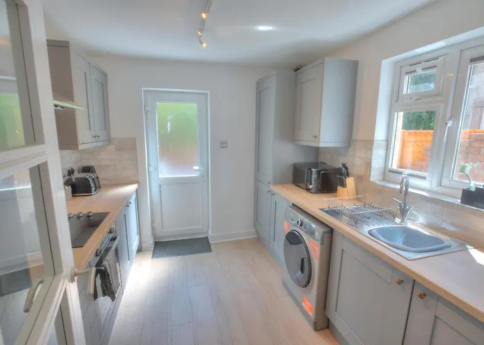 The Pearly White House *