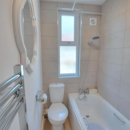 The Pearly White House Appartement