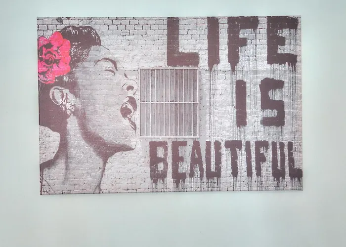 The Pearly White House * Bristol